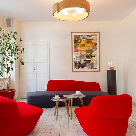 Otel De Perros, The Originals Boutique 3*