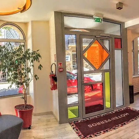Otel De Perros, The Originals Boutique 3*