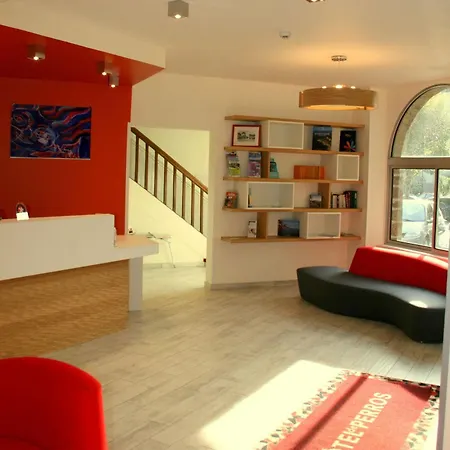Otel De Perros, The Originals Boutique